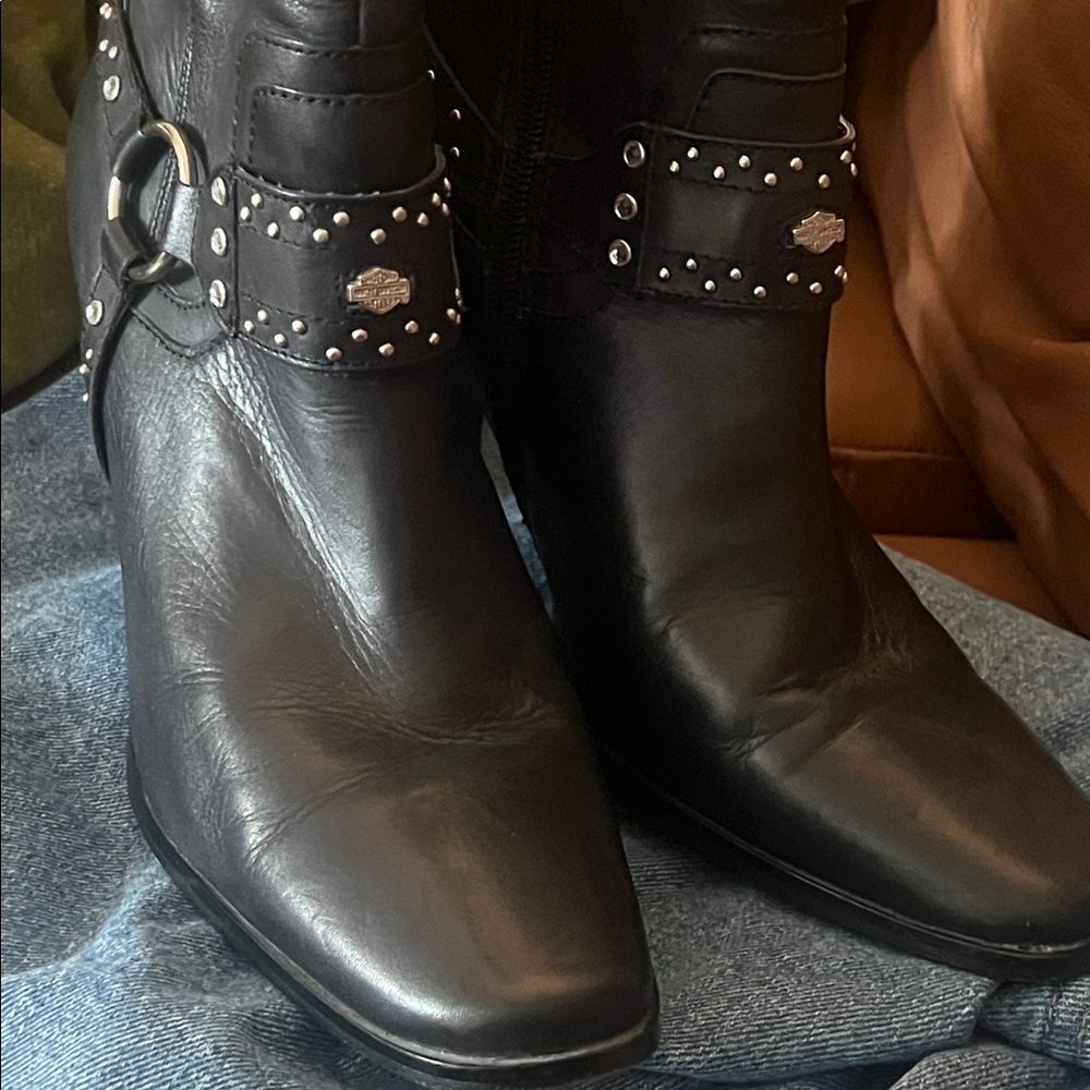 Harley-Davidson Embellished Black Leather Harness Heeled Boots Size 8.5 - Picture 2 of 11